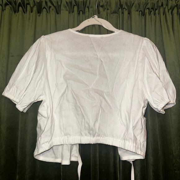 White cross tie shirt - Picture 3 of 3